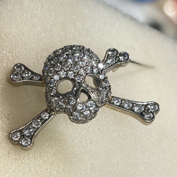 K. Brunini 18 k white gold and diamond pin. - Picture 6 of 7